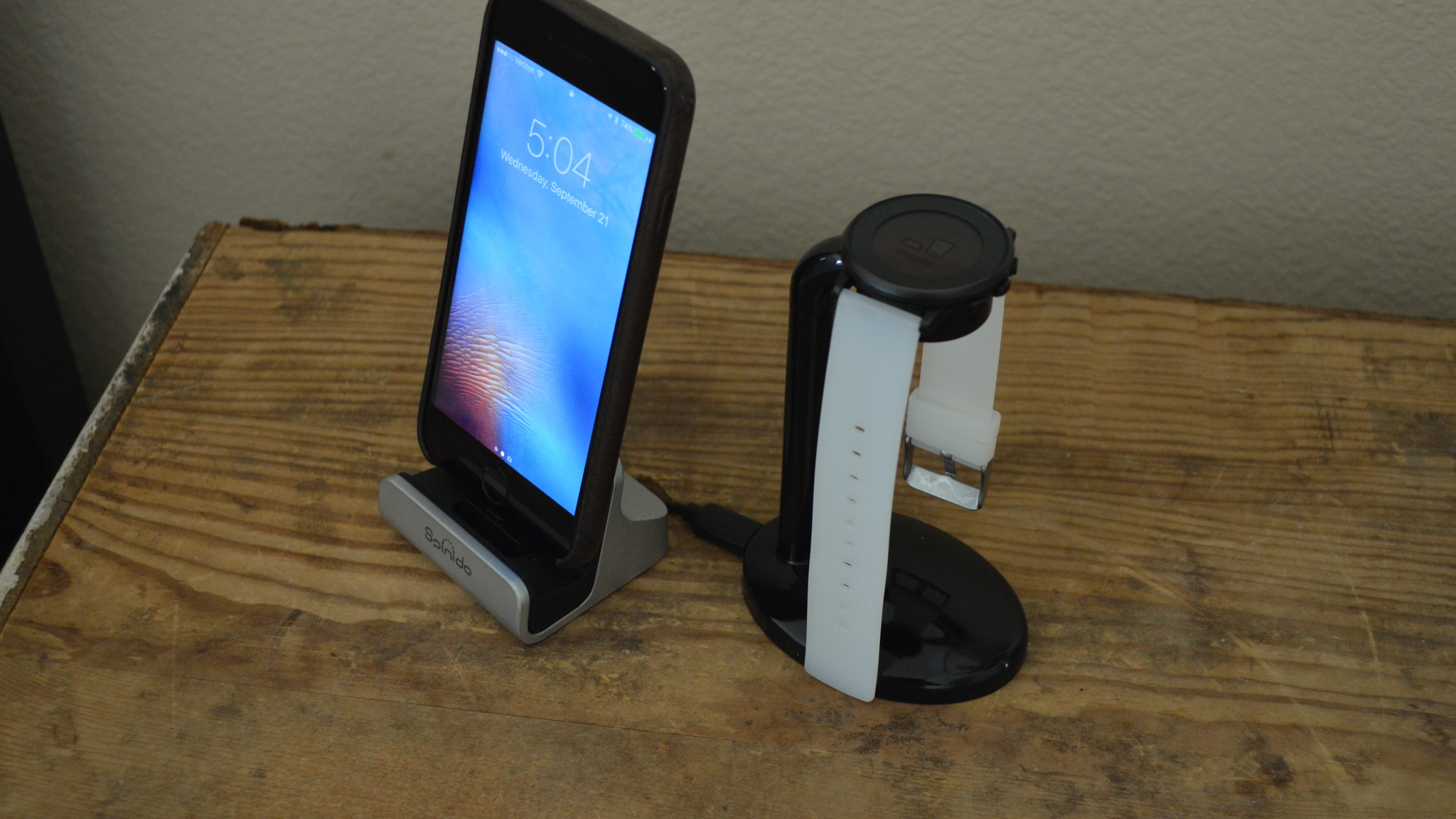 Charging Stand for Pebble Time Round