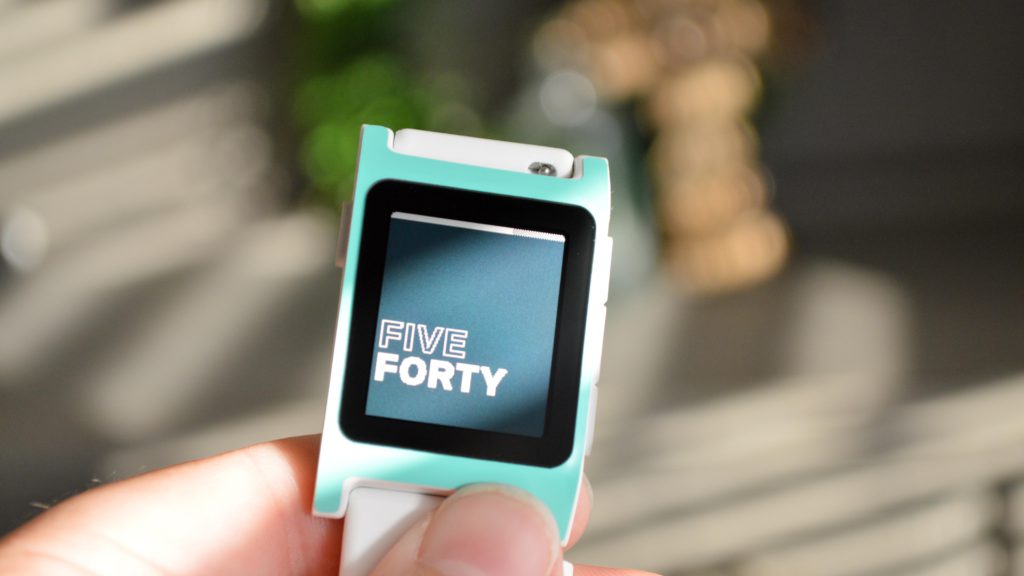 Pebble 2 Watchface Text Time Bold