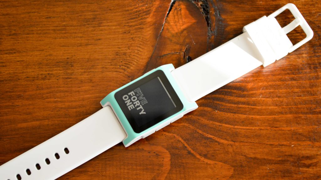 Pebble 2 Watchface Text Time Bold